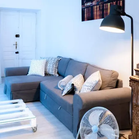Apartment Lobzowska 6 *