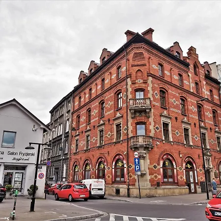 Red Brick Aparthotel 3*