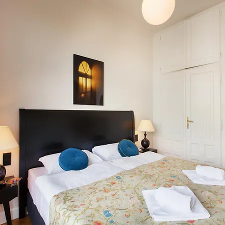 Aparthotel Antique Plac Szczepanski 3*