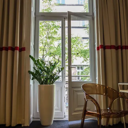 Aparthotel Home Aparthotel 4*