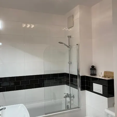 Appartamento Modern In Centre Of +free Parking