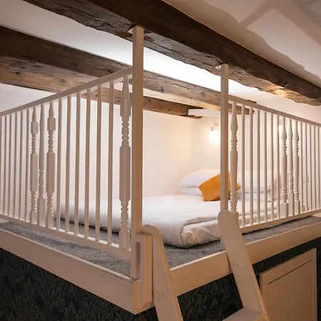 Hive Family House קרקוב