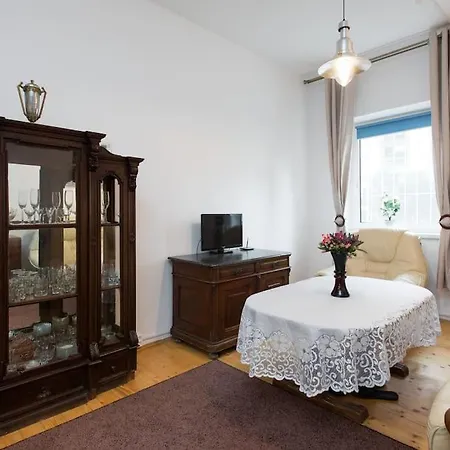 Apartment Big Cosy Retro Apt, Free Parking, 15min Oldtown & Kazimierz - By Homelike Krakow