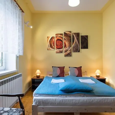 Apartment Big Cosy Retro Apt, Free Parking, 15min Oldtown & Kazimierz - By Homelike