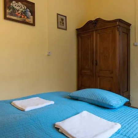 Big Cosy Retro Apt, Free Parking, 15min Oldtown & Kazimierz - By Homelike *
