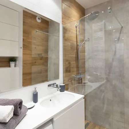 Cozy With Garden Prestigious Location Appartement