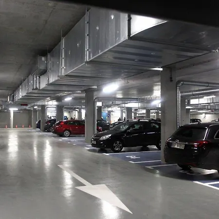 Апартаменты Wawelove Pilsudskiego - 3 Bedroom Apt. With Balcony And Free Parking!