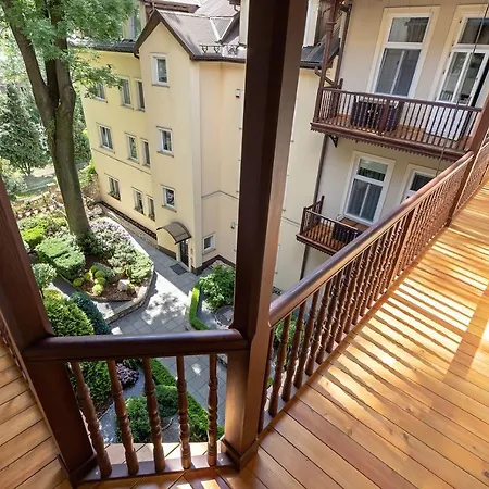 Aparthotel Elegant 2*