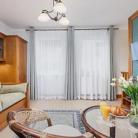 Elegant Aparthotel 2*