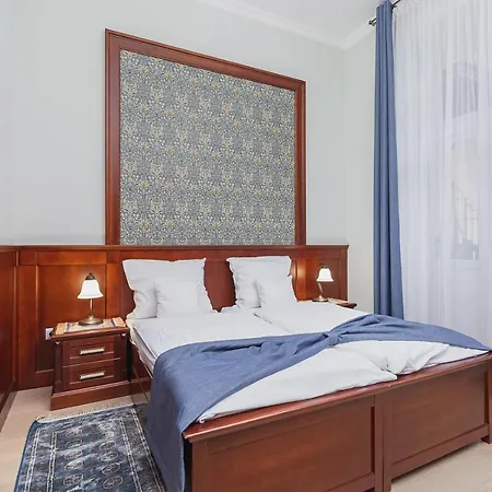 Aparthotel Elegant 2*