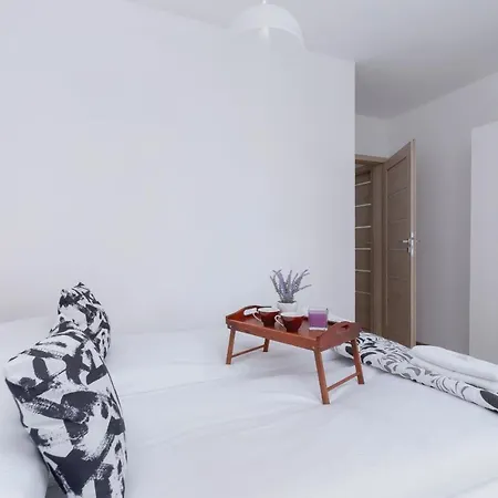 Apartament Family With Parking & Terrace By Renters *