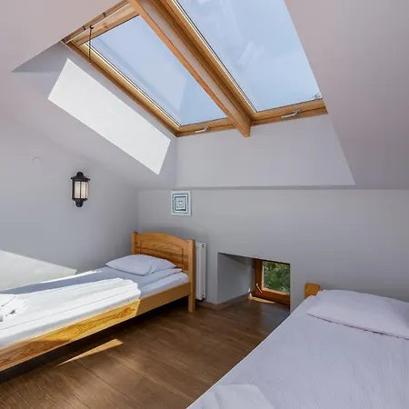 Apartment Flat With Cosy Attic - Castle Round The Corner - By Upstairs Krakow