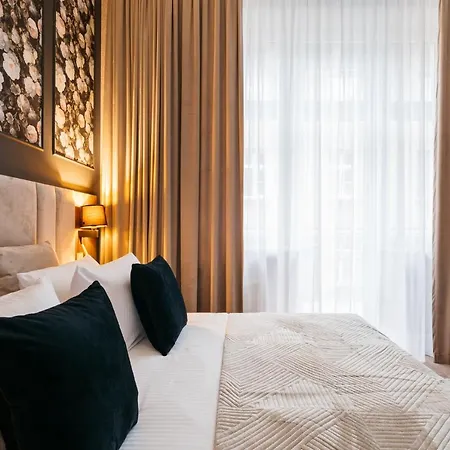 White Lotus - Loftaffair Collection Apartment