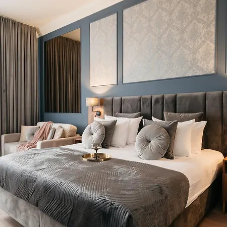 White Lotus - Loftaffair Collection Apartment