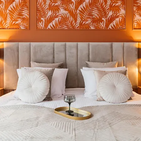 White Lotus - Loftaffair Collection Apartment