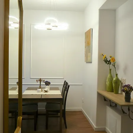 Goldengreen Apartment *