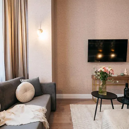 Apartment White Lotus - Loftaffair Collection *