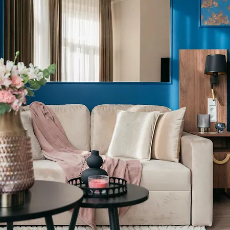 White Lotus - Loftaffair Collection Apartment *