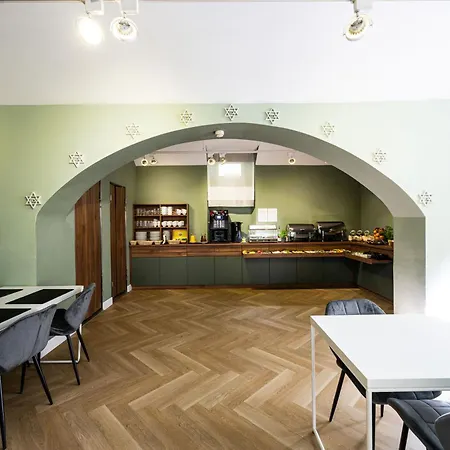 Home Aparthotel 4* Cracovia
