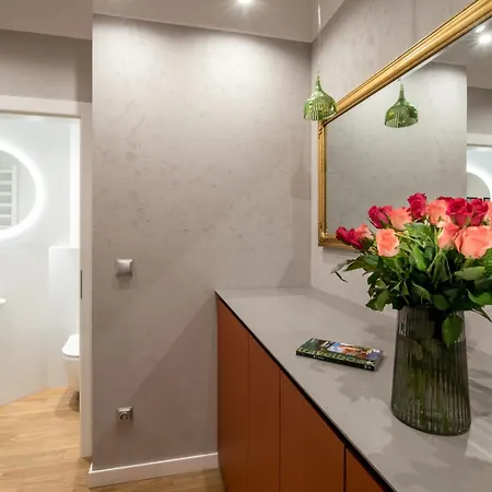 Quiet Luxury On Florianska Appartamento *