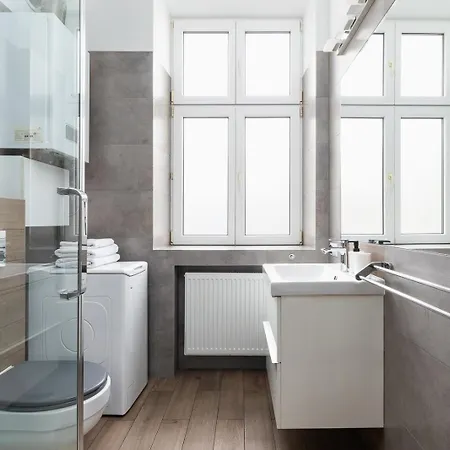 1 Bedroom - Ludwika Zamenhofa 6 Street