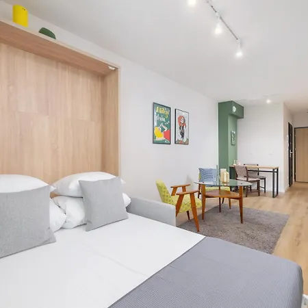 Ap With A Balcony- Podgorze- Kalwaryjska 34 Apartman Krakkó