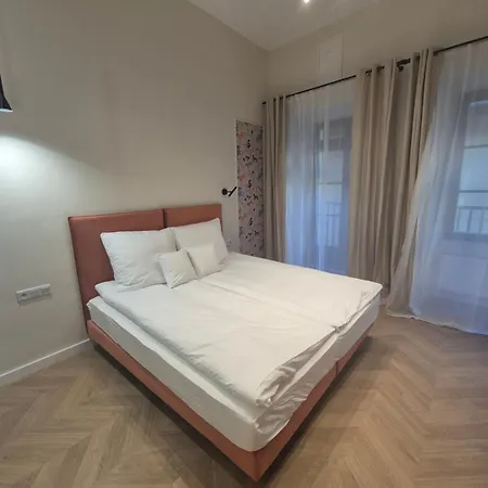 Hetman Main Square Apartment *