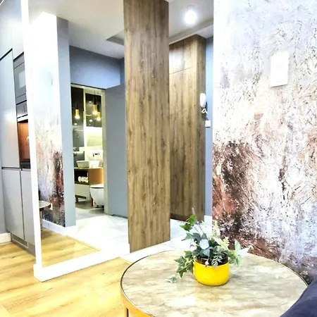 Luxury Blue Cascade Downtown Balcony Апартаменты *