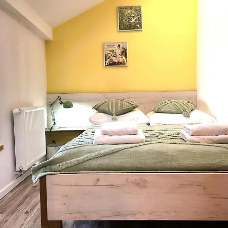 Old Town -bosacka 2 Bedrooms Apartment Krakow
