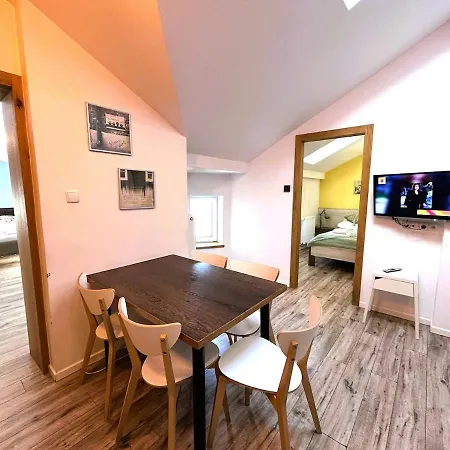 Old Town -bosacka 2 Bedrooms Apartment Krakow