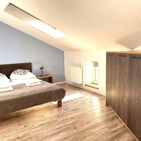 Old Town -bosacka 2 Bedrooms Apartment Krakow