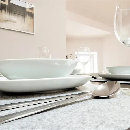 Old Town -bosacka 2 Bedrooms Apartment Krakow