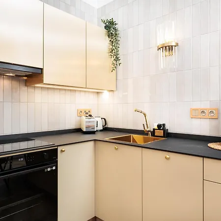 Apartament Urban Light - 3' Main Square - By Upstairs *