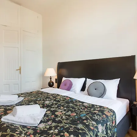 Aparthotel Antique Plac Szczepanski 3*