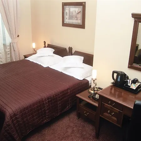 Ester Hotel 4*