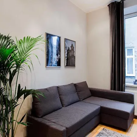 מלון Apartwawel 5*