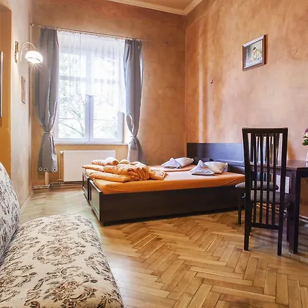 Momotown Privates Cracovia