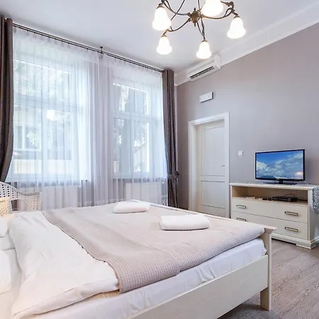 Aparthotel Elegant 2*