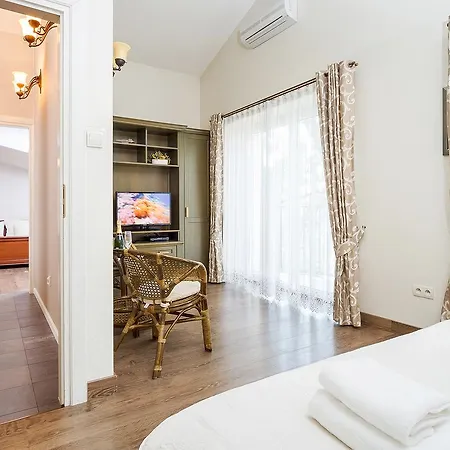 Elegant Aparthotel