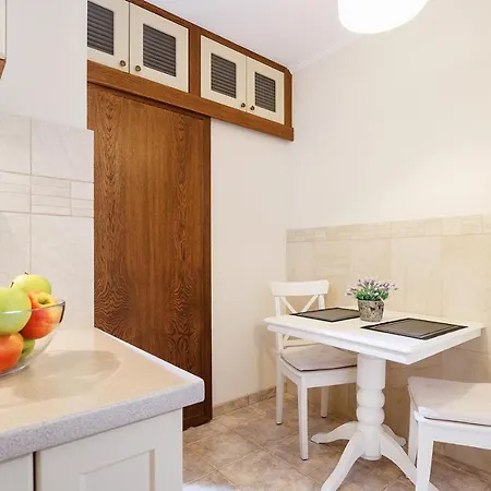 Elegant Aparthotel Krakov