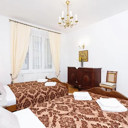 Apartment Cracow Lenartowicza By Renters