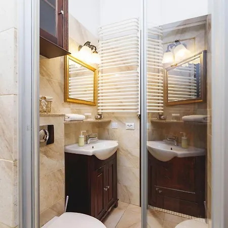 Cracow Lenartowicza By Renters Apartment *