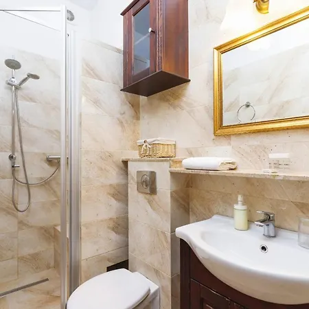 Cracow Lenartowicza By Renters Apartment Krakow