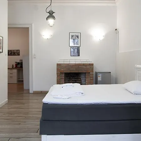 Little Britain Aparthotel Sauna&Daily Spa Hen&Stag Do Krakow