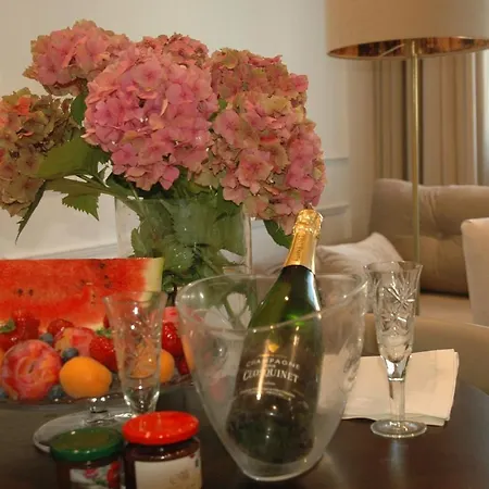 Avanti Aparthotel *