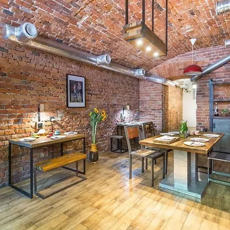 Little Britain Aparthotel Sauna&Daily Spa Hen&Stag Do Krakow
