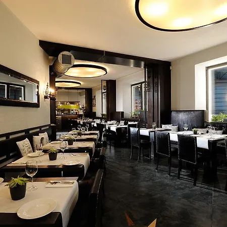 Spatz Aparthotel 3*