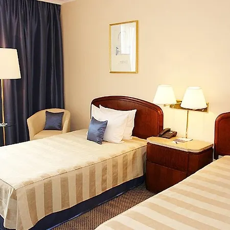 Otel Crown Piast &