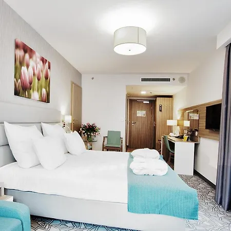 Golden Tulip Kazimierz 4*