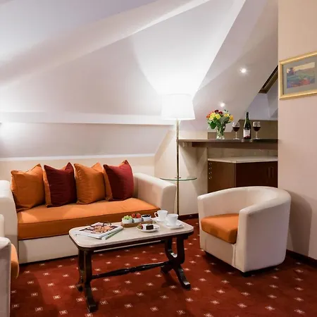 Otel Crown Piast & Krakow